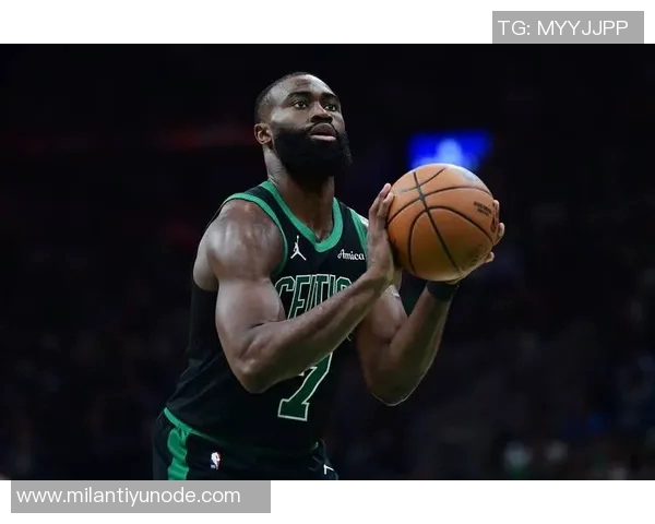 杰伦布朗末节狂砍13分全场贡献35分4篮板8助攻助力球队取胜